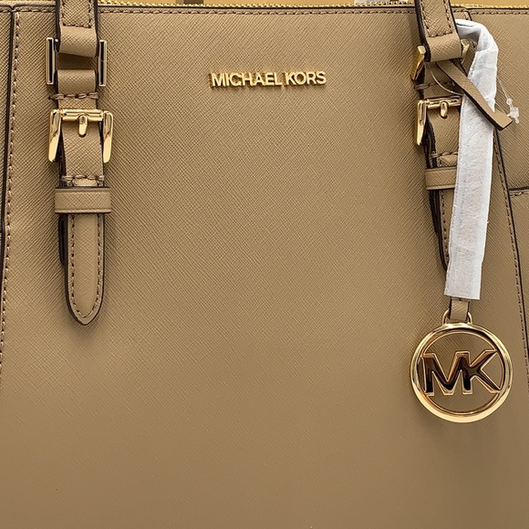 MICHAEL KORS CHARLOTTE LARGE TOP ZIP TOTE CAMEL COLOR - Picture 4 of 16